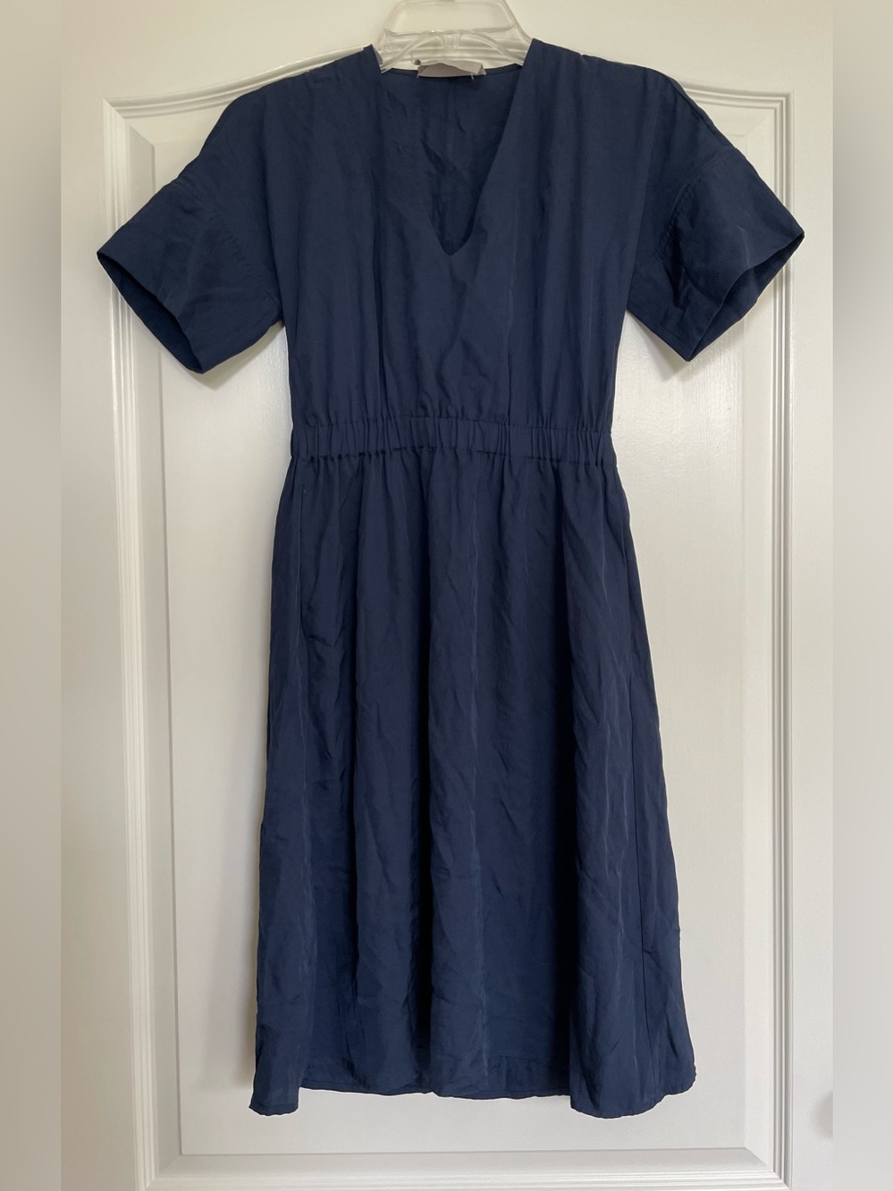 Everlane Navy V-Neck Short-Sleeve Casual Dress